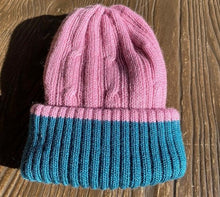 Load image into Gallery viewer, Reversible Beanie - Dusty Pink/Green
